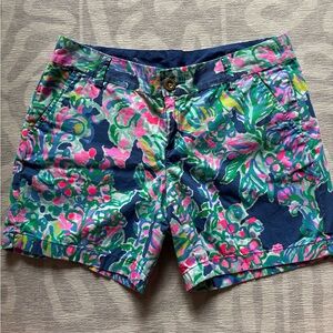 Lilly Pulitzer Jayne Shorts • Size 6 • Tropical Print (Great Condition)